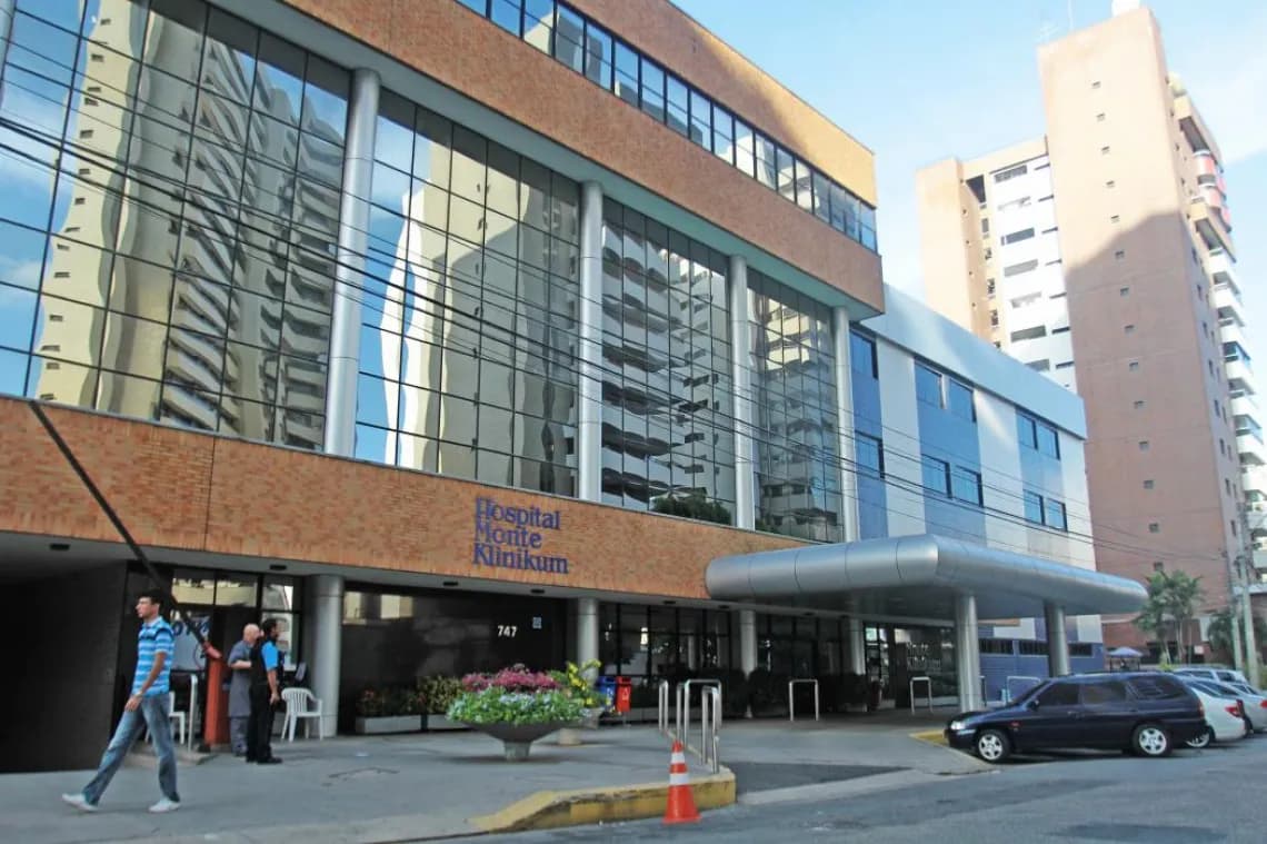 Fachada do Hospital Monte Klinikum em Fortaleza, unidade hospitalar da rede privada de saúde no Ceará
